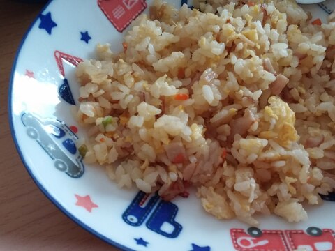 子供喜ぶ フライパン一つで簡単チャーハン レシピ 作り方 By 綾瀬あい 楽天レシピ 子供喜ぶ フライパン一つで簡単チャーハン レシピ 作り方 By 綾瀬あい 楽天レシピ